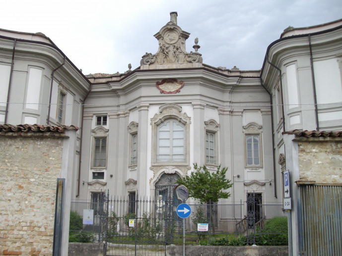 L’Ospedale Maggiore (entrata da via Agostino Bassi) 